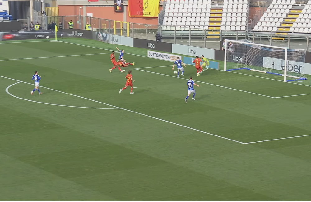 Como-Lecce 3-1: Ndaba 4,8 Siebert 4,9 Veiga 5. Pagelle Definitive